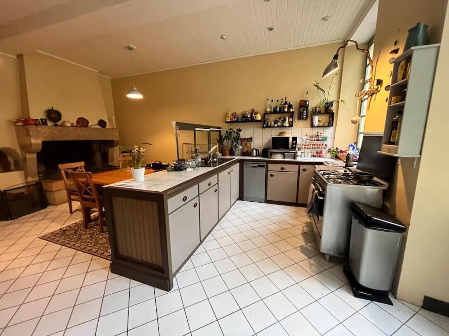 Grande Chez L'artiste-peintre Apartamento La Réole